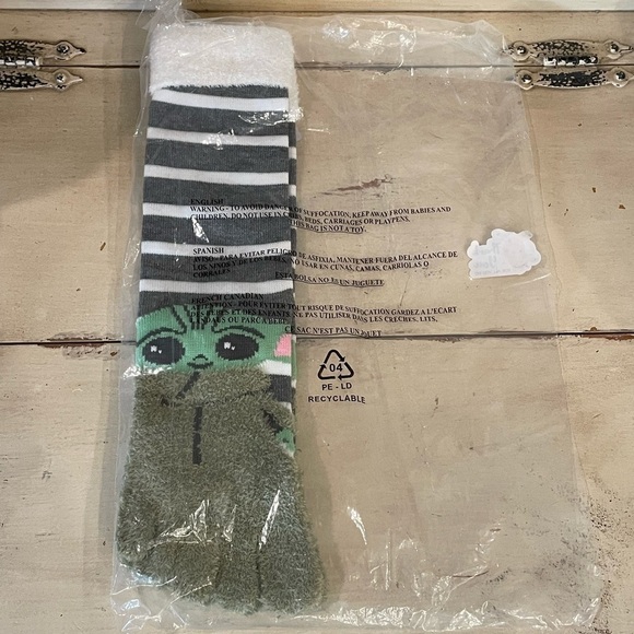 Star Wars/ Mandalorian toe socks baby yoda​​​​​​​​​​ - Picture 4 of 4